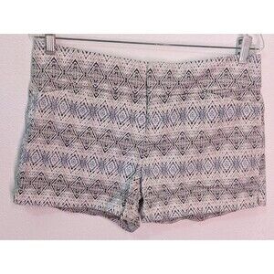 Calvin Klein Shorts uncuffed Mid Rise Women's Size 8 (34x3.5) Pattern (103)